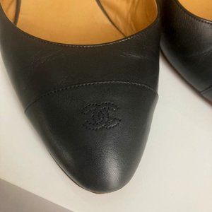 Vintage Authentic Chanel Sling Black Leather sz39